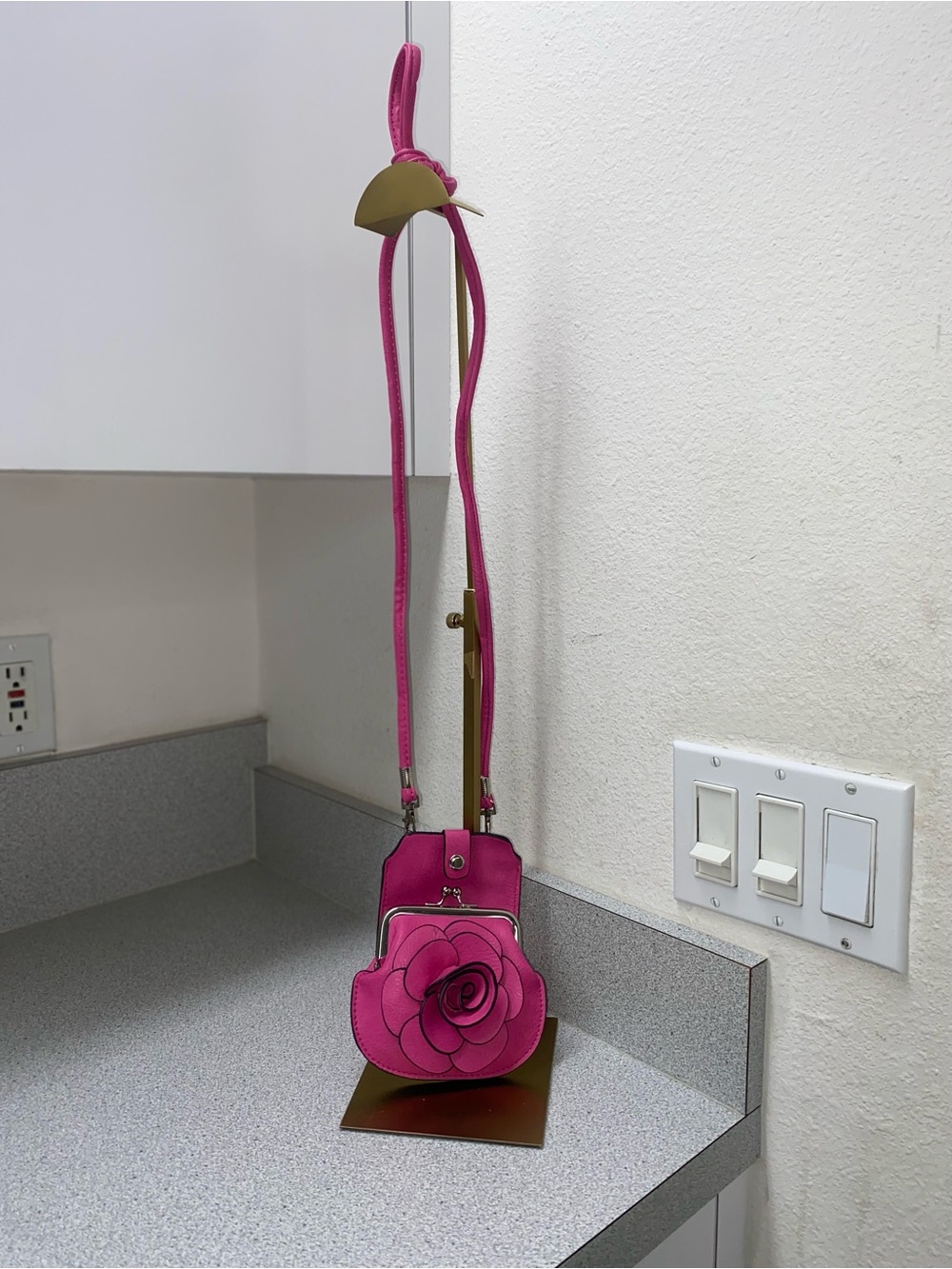 Fuchsia Floral Crossbody Bag - Fashionable Women’s Shoulder Kisslock Purse NWT - Picture 2 of 12